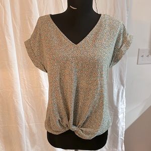 Super feminine green floral blouse